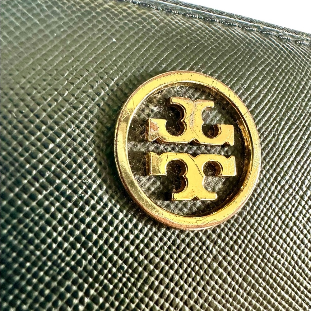 Tory Burch Zip Around Continental Wallet in black - Picture 4 of 12